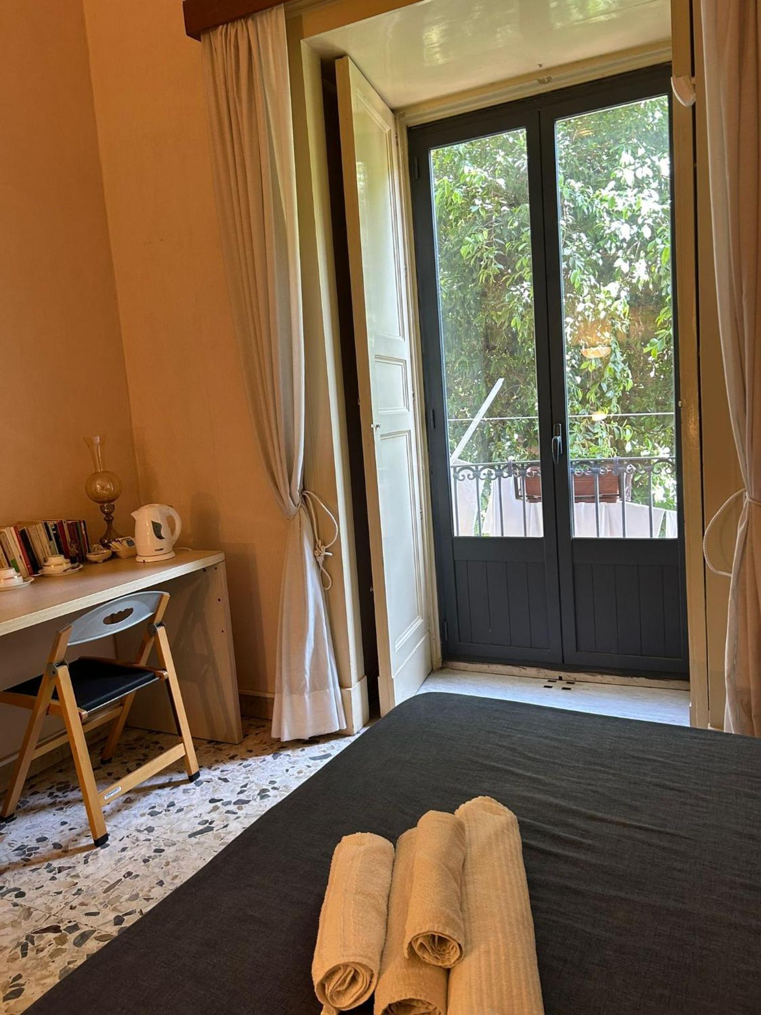 Bed And Books Bed and Breakfast CTA Eksteriør billede